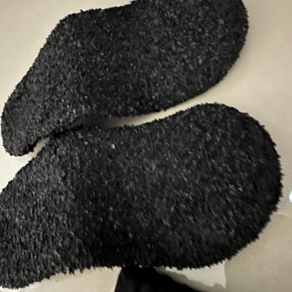 Skinners sock shoe Sz S
Suitable for men Sz 6-7.5 or women 7-8.5
NEW - Picture 6 of 6